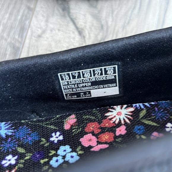 Skechers GOwalk Washable Slip-On Shoes Women's Size 10 Black - Picture 6 of 7